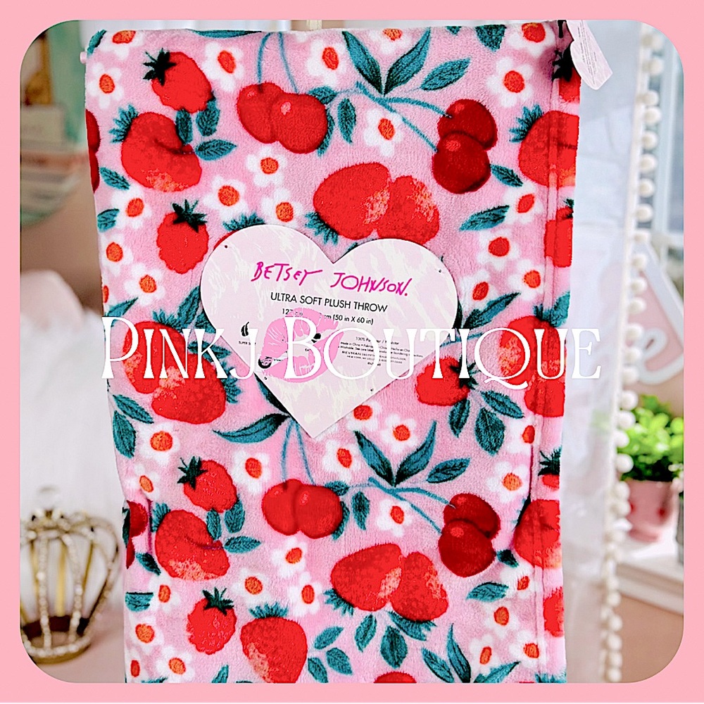 💗🍒{Betsey Johnson} Pink Sweet Cherries & Strawberries Decorative Throw Blanket!